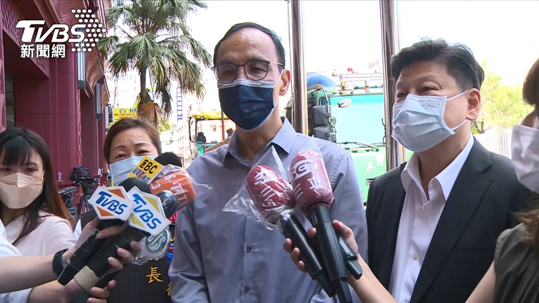 立委傅崐萁在黨魁選舉鼎力協助朱立倫。(圖/TVBS資料畫面)
