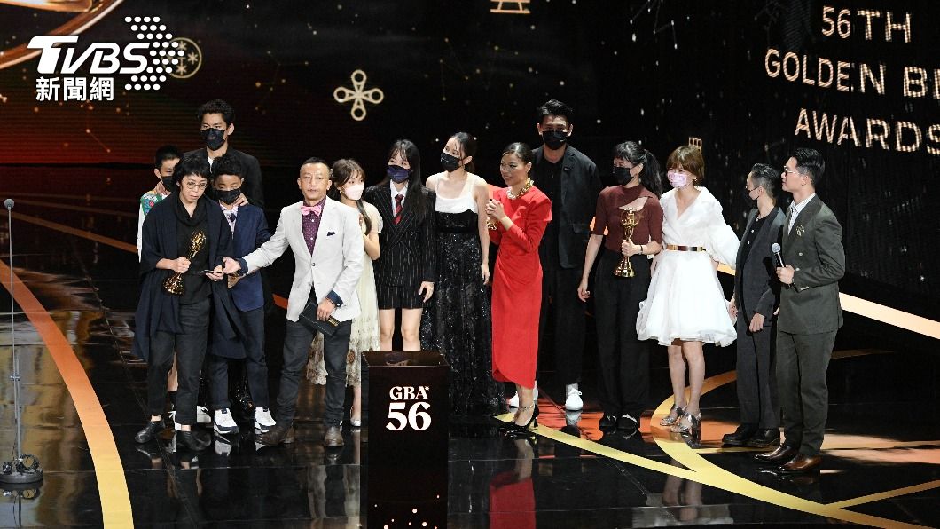 金鐘56/勾觀眾回憶!《天橋上的魔術師》奪戲劇節目獎