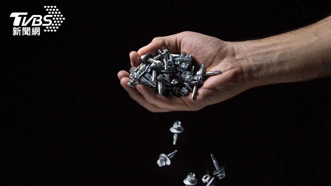 立陶宛有名男子吞下大量金屬物。(示意圖/shutterstock達志影像)