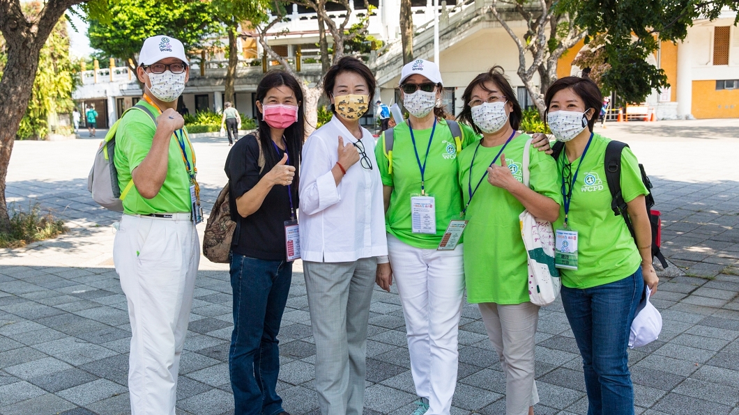 黃珊珊副市長與社家署副署長張美美到場致意。（圖／中華民國腦性麻痺協會提供）