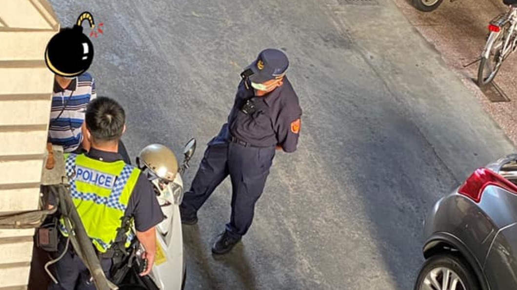 原PO受國中男同學騷擾後報警，警方到場勸離，但無法將他逮捕。（圖／翻攝自爆料公社（官方粉專專屬）臉書）