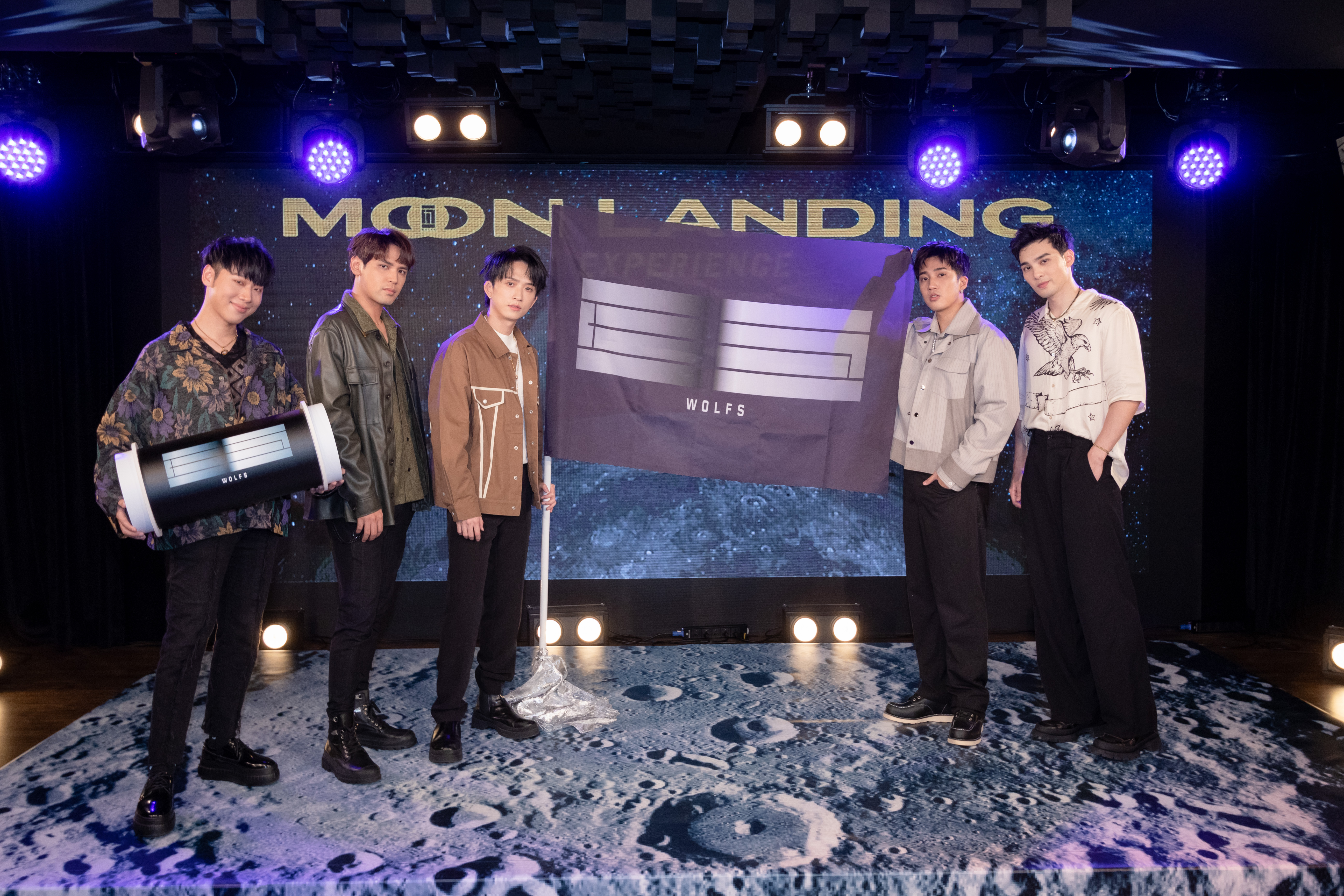 五人相約在演唱會上輪流求婚。(圖/滾石唱片提供)