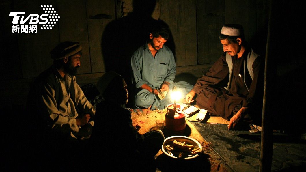 塔利班沒繳電費!阿富汗恐遭供電商斷電 重回黑暗時期