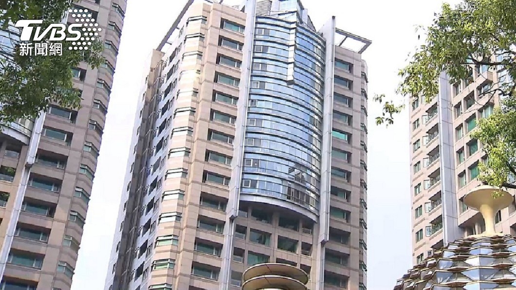 原PO前往帝寶送餐,除了有專人帶路上樓外,餐點甚至還被放在推車上。(示意圖/TVBS資料畫面)