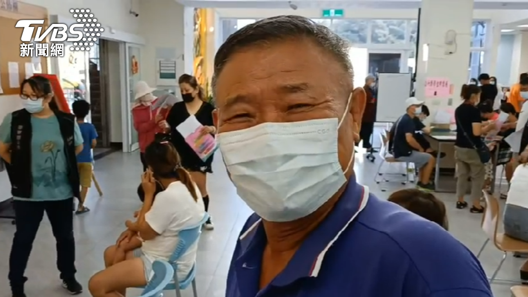 麥寮鄉65歲以上長者,本月至少可領9000元,民眾超開心。(圖/TVBS)