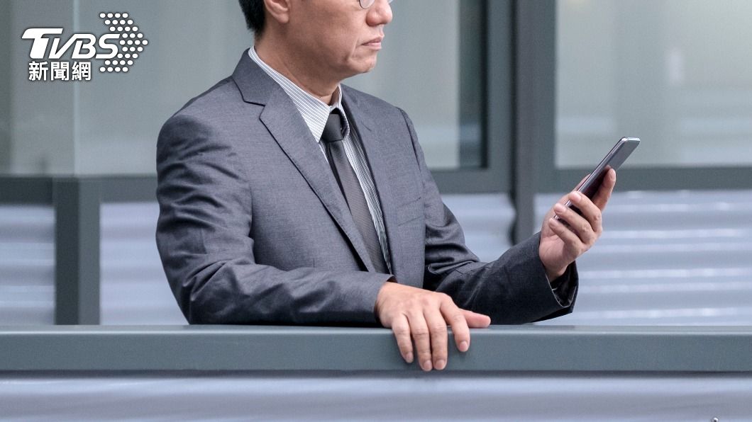網友認為前老闆問候都另有目的。(示意圖/shutterstock達志影像)