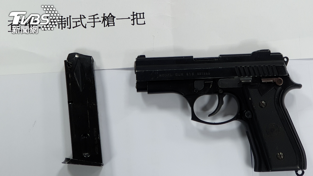 警方查扣犯案非制式90手槍1支、彈殼1枚等證物。(圖/警方提供)
