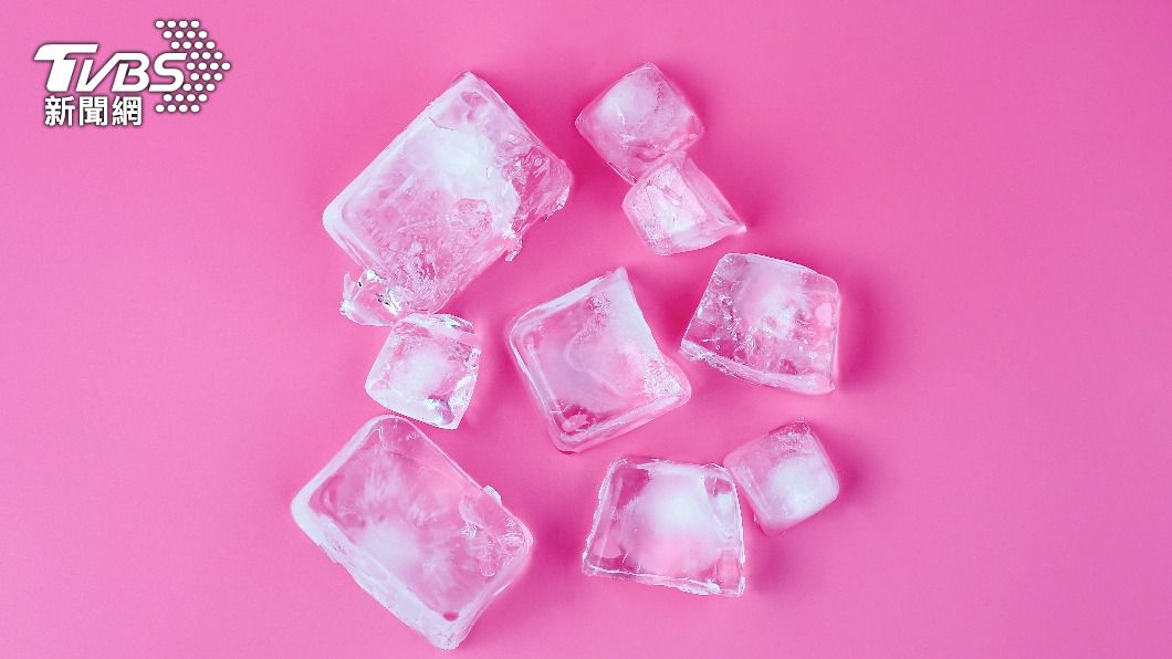 醫生指出,水的溫度與小腹變大沒有關係。(示意圖/shutterstock達志影像)