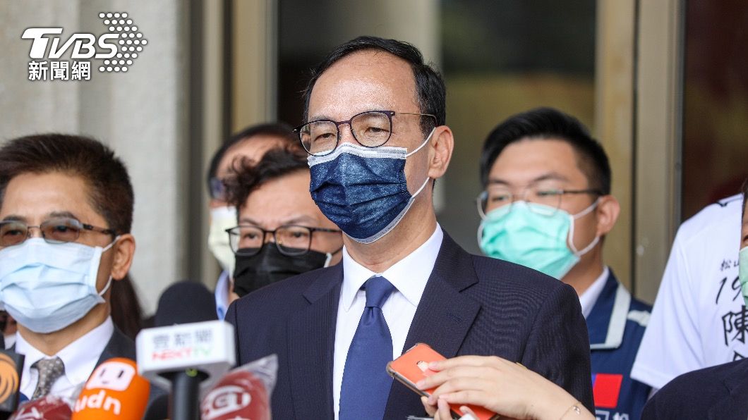 戰鬥藍!朱立倫、馬英九出席國慶大典 與總統互動成焦點