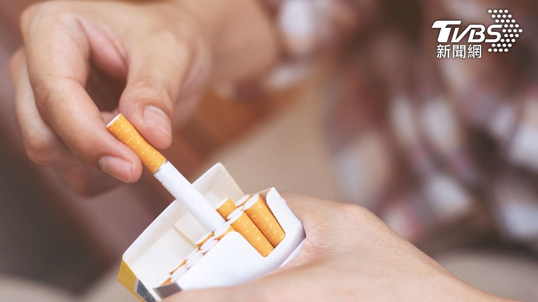 吸菸容易導致口腔癌發生。 (示意圖/shutterstock達志影像)