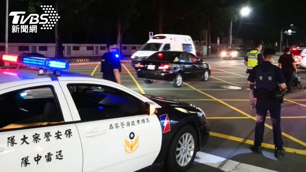 目前左營分局與保大已組成專案小組，全力追緝逃逸的轎車駕駛。（圖／警方提供）
