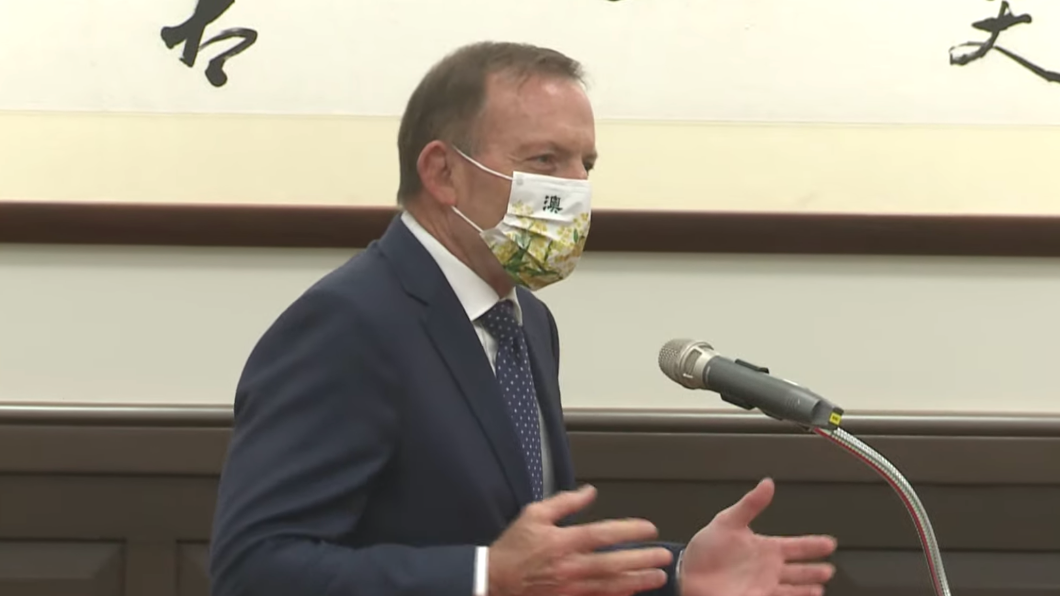 總統蔡英文接見澳洲前總理艾伯特(The Hon. Tony Abbott)。(圖/總統府直播)