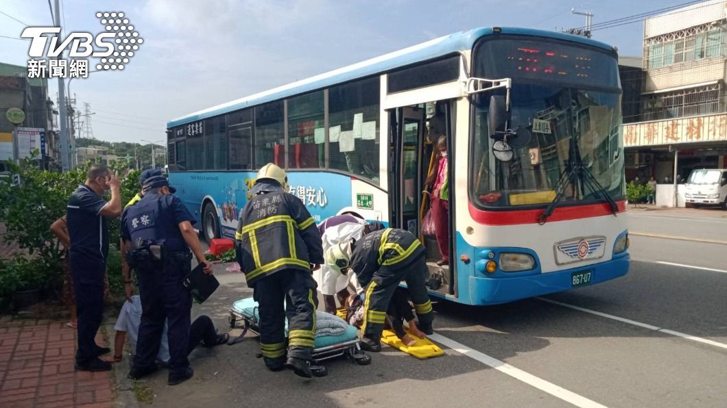 苗栗7旬老婦遭捲入公車底 左手開放性骨折送醫