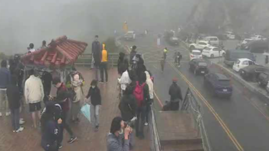 合歡山知名地標武嶺亭。(圖/翻攝自即時影像監視器)