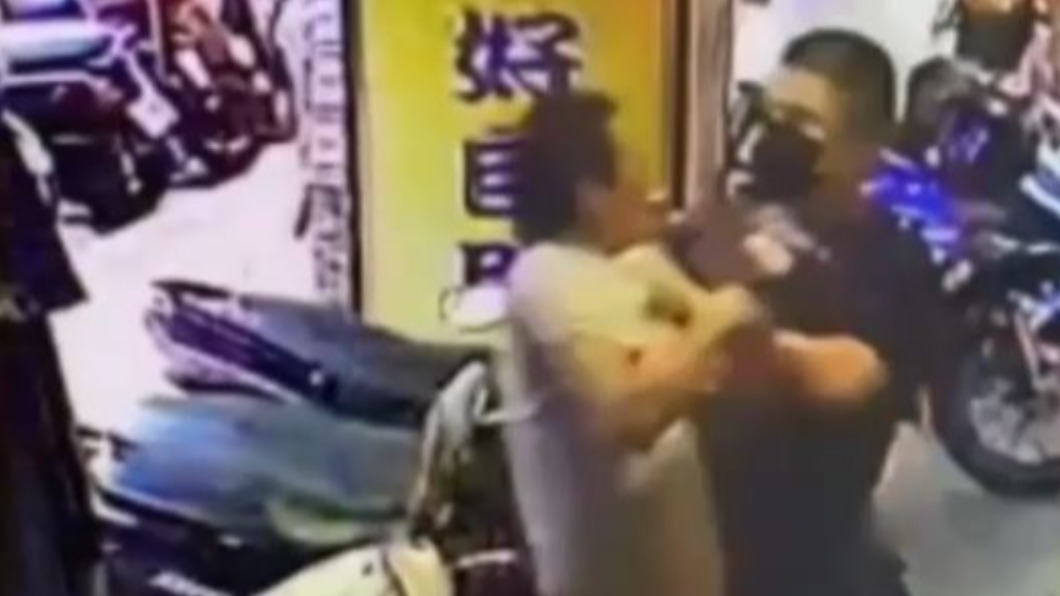 男子疑似喝醉酒認錯人。(圖/民眾提供)