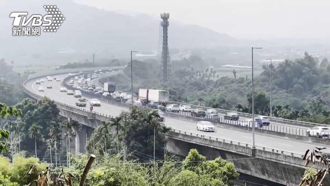 合歡山七點停車客滿　公路總局勸「別來了」