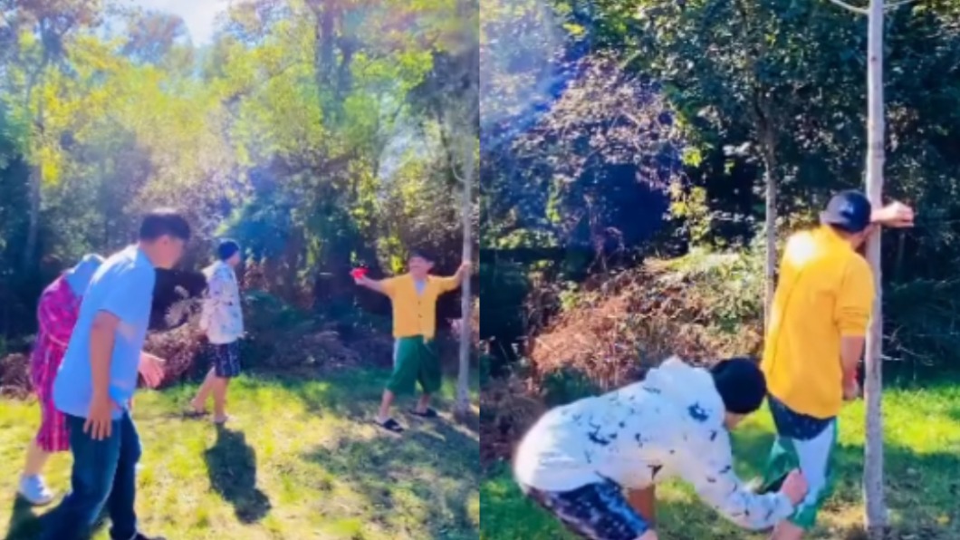 周杰倫(白衣者)一把脫下造型師褲子。(圖/翻攝自jaychou IG)