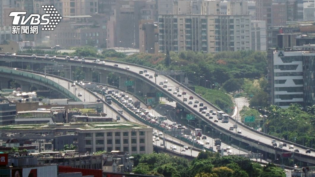 收假日湧北返車潮！估國5北向易塞　午後實施高乘載