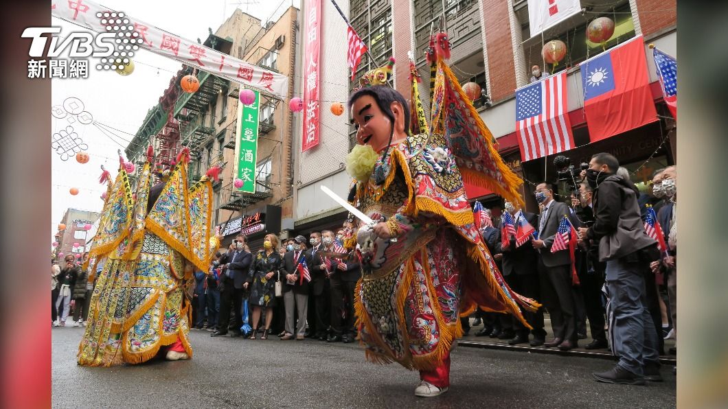 紐約花蓮慈惠堂的慈惠三太子表演。(圖/中央社)