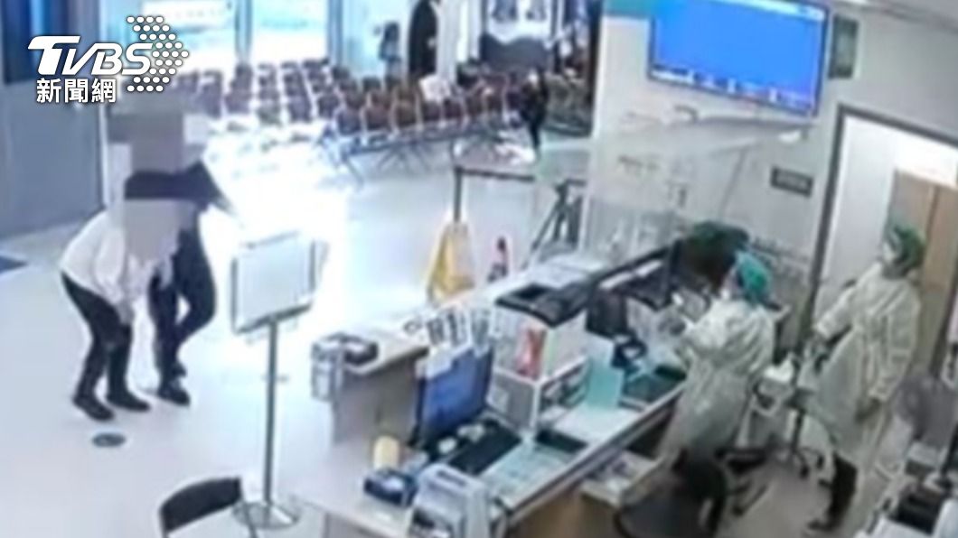 恐嚇對方,敢報警就活埋。(圖/TVBS)