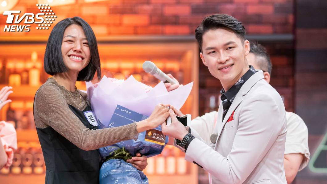 楊昇達驚喜求婚 若綺落淚甜喊:「你是我的白馬王子」