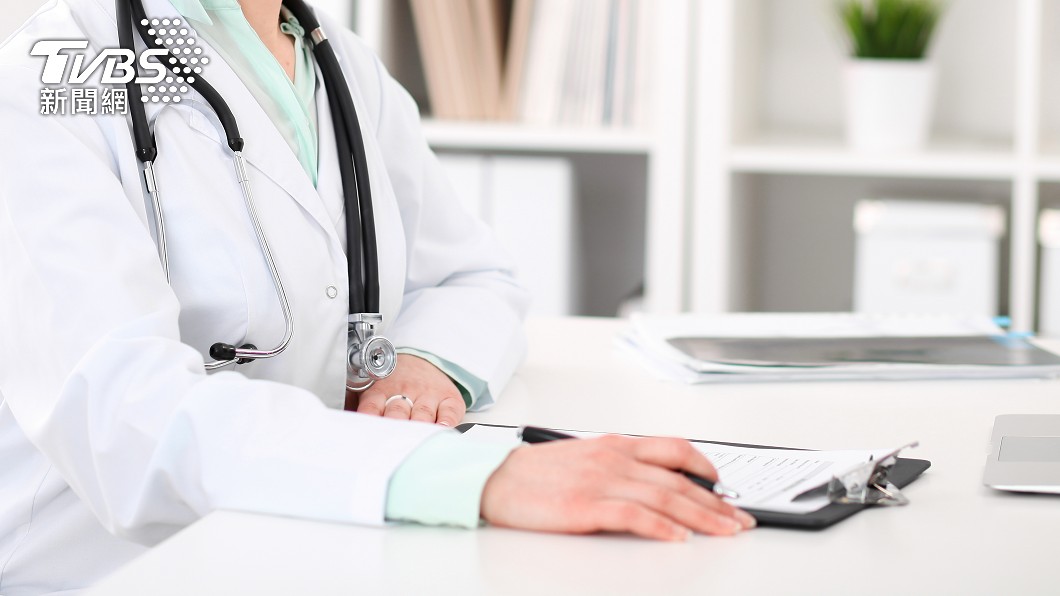 女學生主訴下腹痛。(示意圖/shutterstock達志影像)