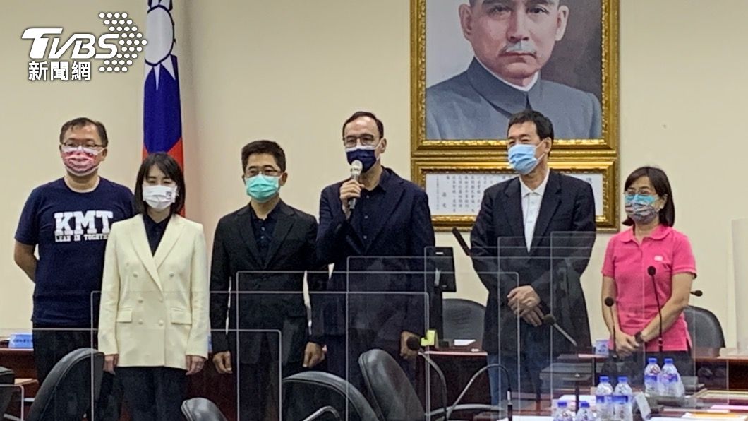 謝志偉「邊拿國旗邊吐血」 朱立倫要求蔡英文撤換