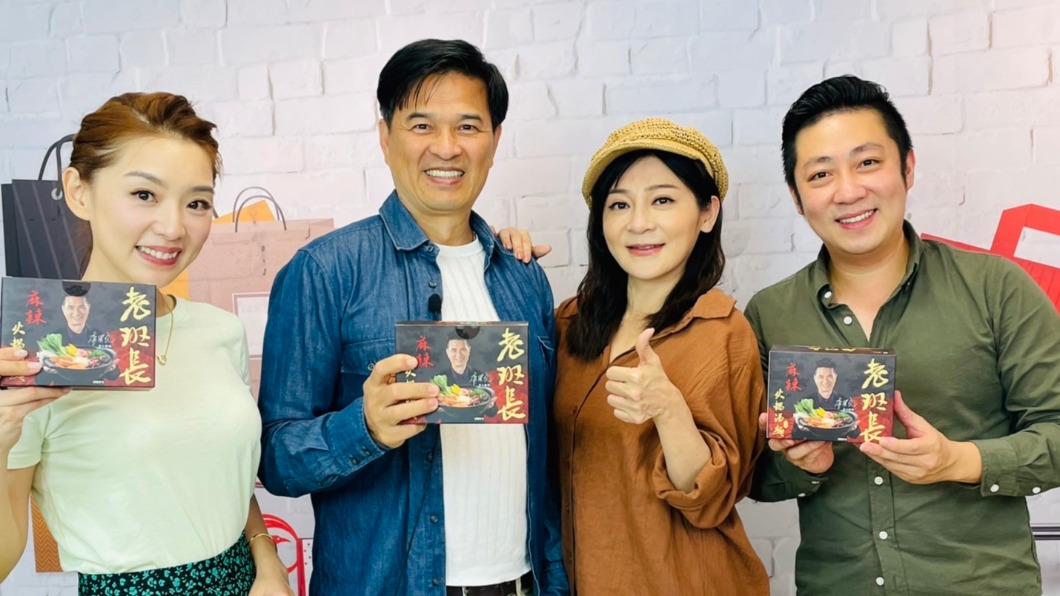 王彩樺驚喜加入李興文直播。(圖/民視提供)
