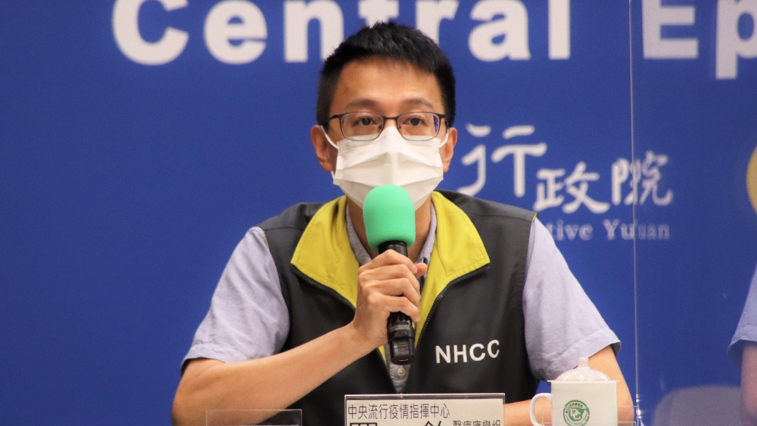 羅一鈞說明個案情況。(圖/中央流行疫情指揮中心)