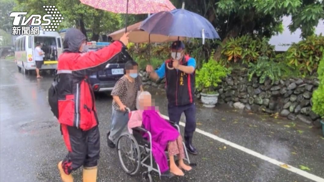 土石流警戒!花蓮各鄉鎮緊急撤村 百歲阿嬤也離家