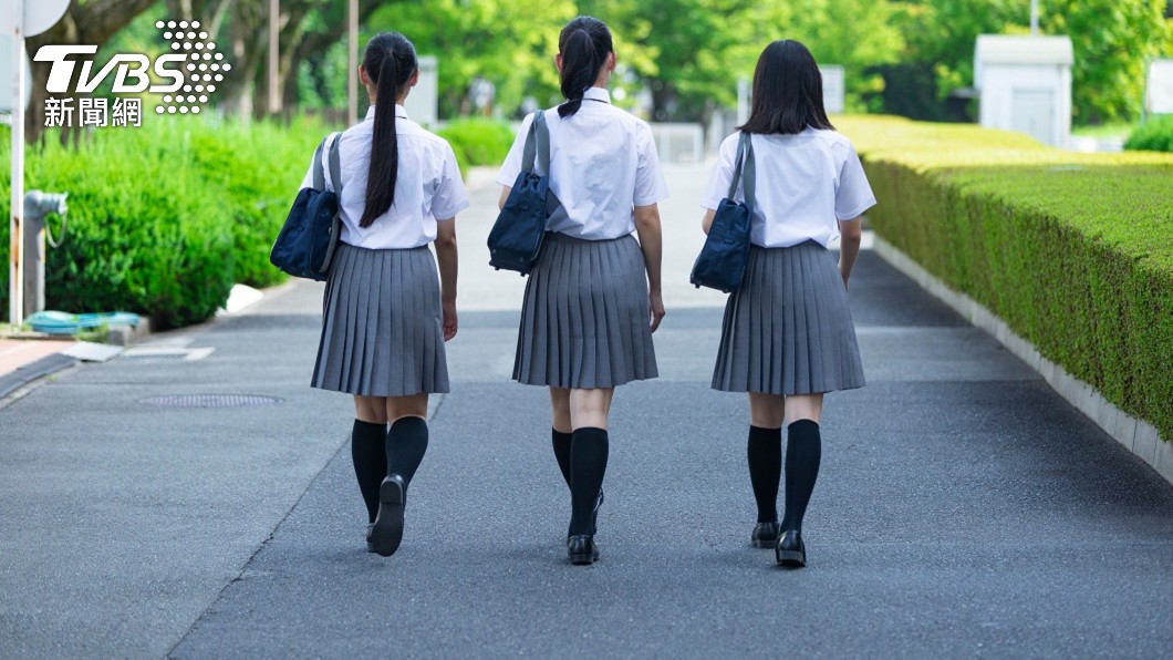 印尼15歲學霸少女被迫輟學　父：再不嫁只能當小妾