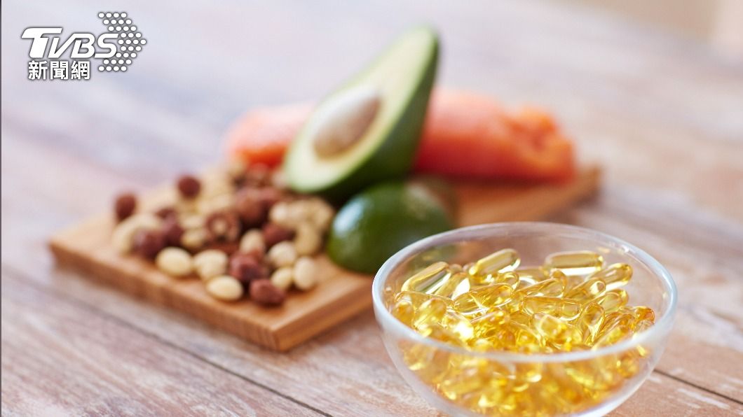 魚、酪梨、堅果、亞麻子等Omega3脂肪酸可以滋養毛髮、改善毛躁(示意圖/Shutterstock達志影像)