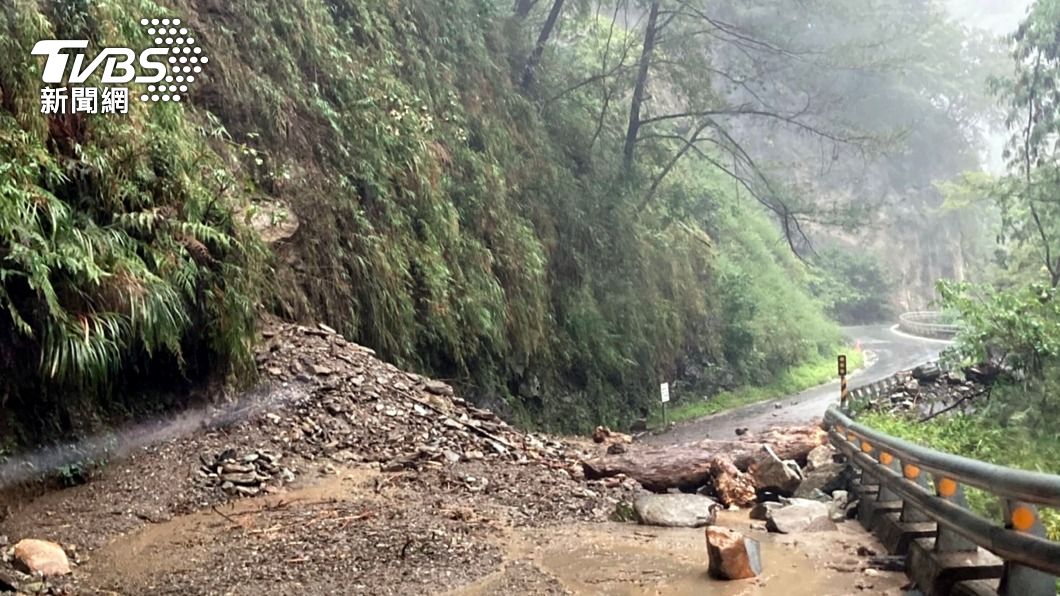 台東雨量驚人南橫坍方 霧鹿國小半數老師仍無法返校