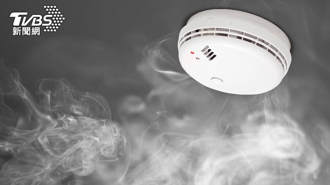 該消防員指出,可以購買住警器以做好火災預防準備。(示意圖/shutterstock達志影像)