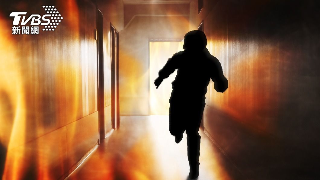 發現火災時應先大喊是警。(示意圖/shutterstock達志影像)