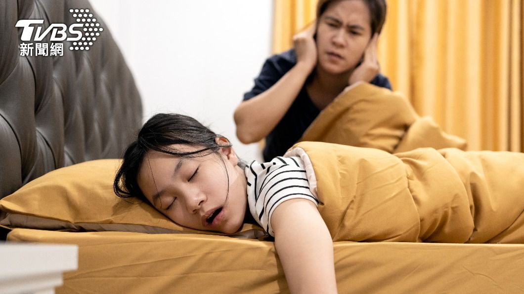 醫師表示,睡眠呼吸障礙可能會造成嗜睡、過動、注意力不集中。(示意圖/shutterstock達志影像)