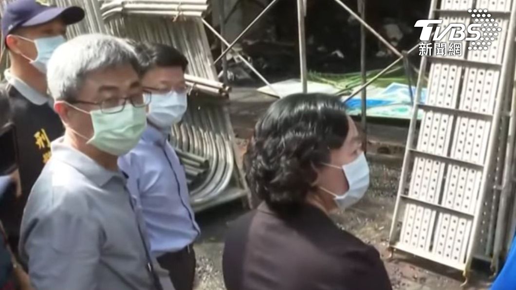 檢察官到場勘驗。(圖/TVBS)