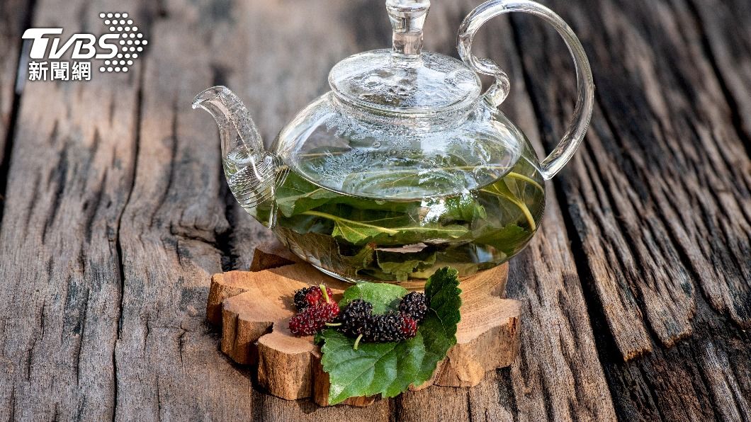 喝「桑葉水」降血糖可能是迷思。(示意圖/shutterstock達志影像)