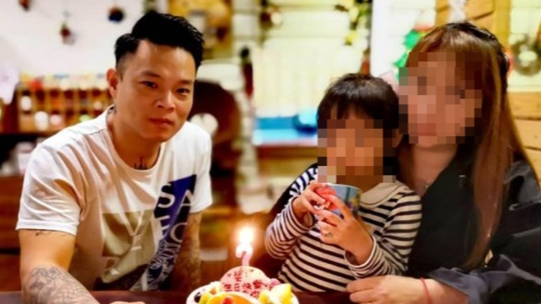 陳修將今年3月還有曬出一家合照，祝福妻子生日快樂。（圖／翻攝自當事人臉書）