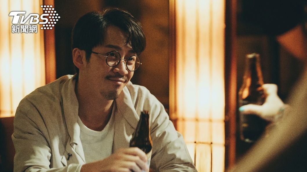 出道15年最帥！陳漢典蓄鬍扮作家吸萬讚「小勞勃道尼」