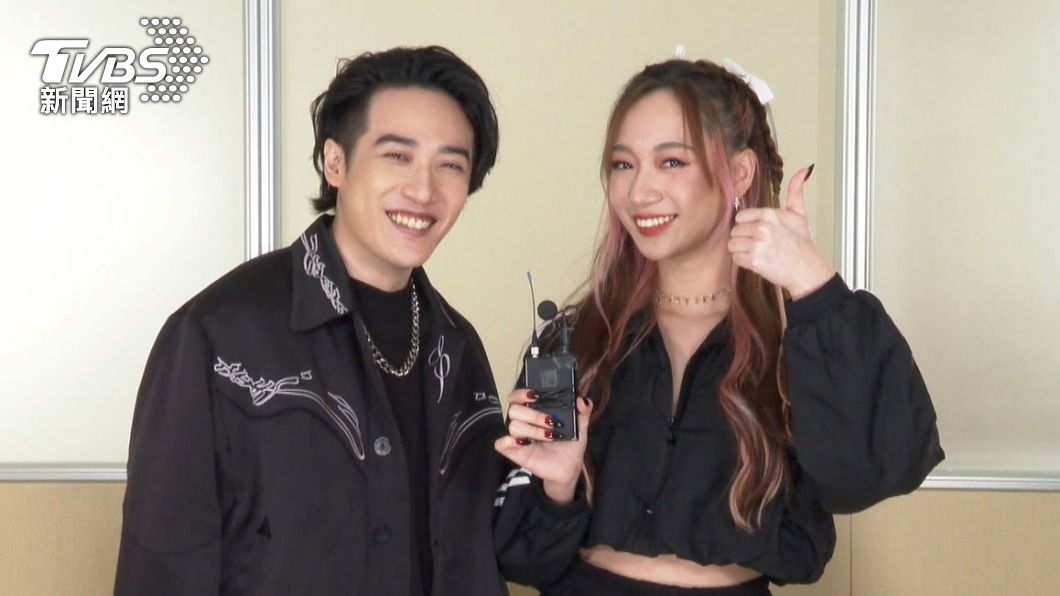 熊仔、吳卓源合體上TVBS全新華語音樂節目《#T-POP我們聽大的!!》。(圖/TVBS)