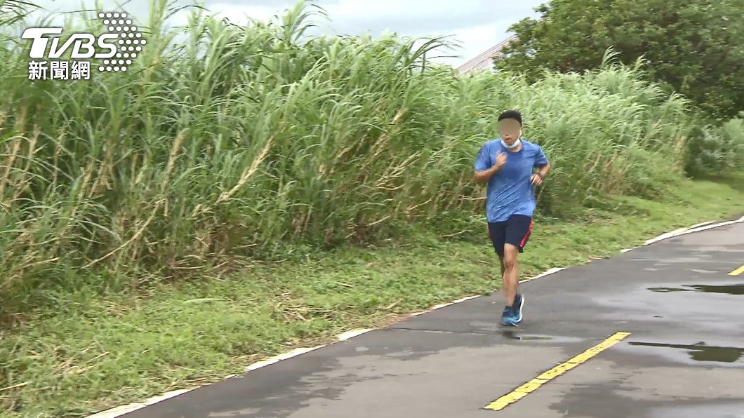 醫生建議打完疫苗最好還是避免激烈運動。(圖/TVBS)