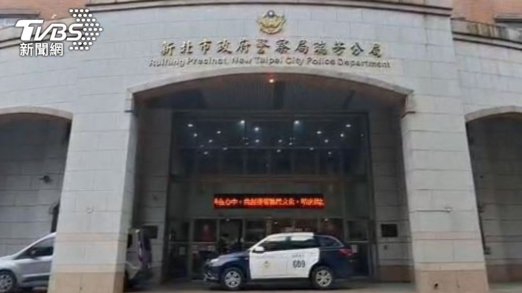瑞芳分局分局長、副分局長對此致歉。(圖/TVBS)