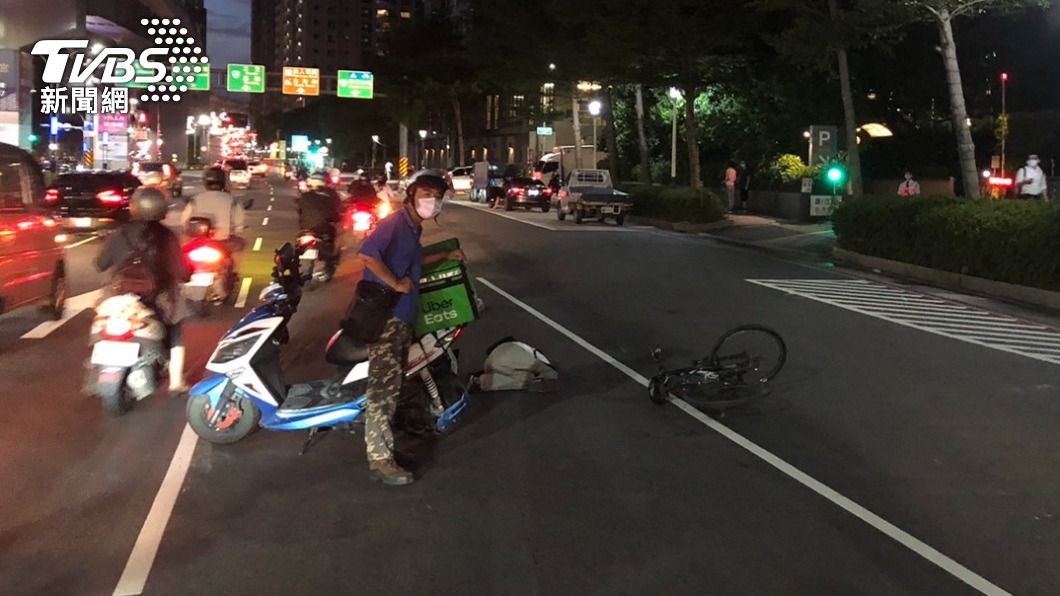作家陳柔縉遭追撞搶救不治 肇事騎士3萬元交保