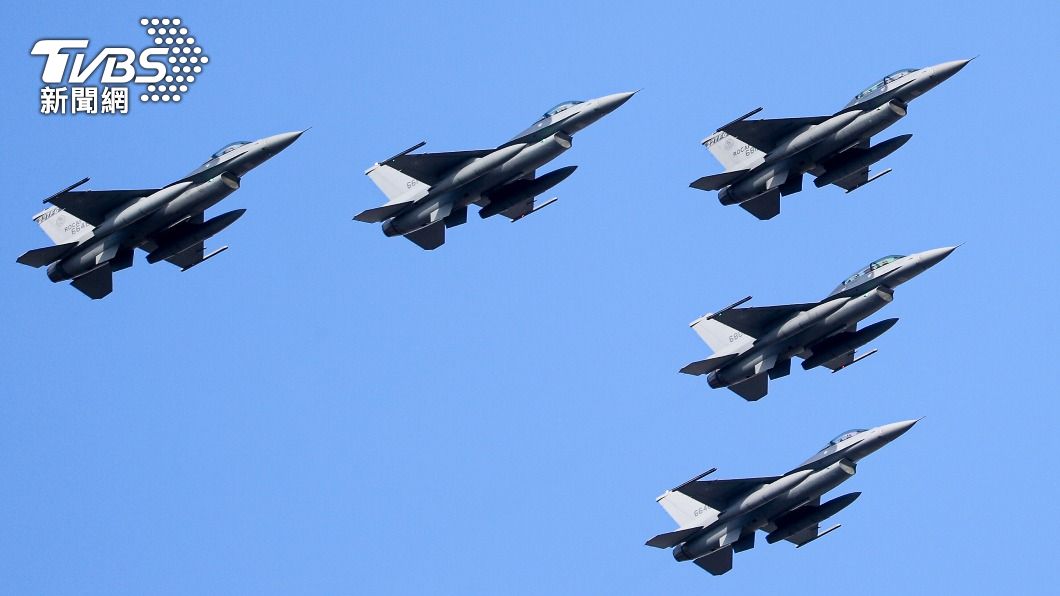 F-16V作戰聯隊接裝典禮前夕 共機日夜擾台!
