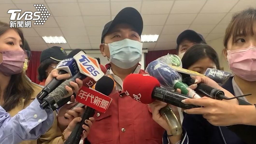 侯友宜下午再度來到前進指揮所說明救援狀況。(圖/TVBS)