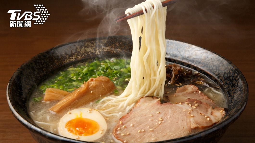 女星日本吃拉麵「這舉動」遭酸爆　當地人解答：太丟臉
