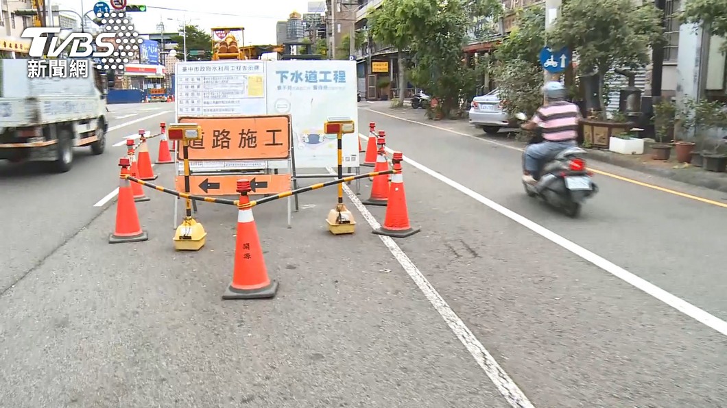 車貼是知名「Vtuber」 騎士遭輾湧入上千則留言RIP