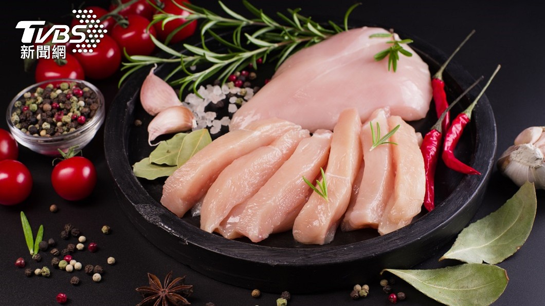 男子分享除了早餐之外吃了1個月雞胸肉當午晚餐。(示意圖/shutterstock達志影像)