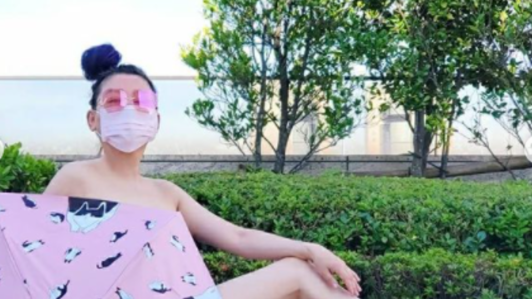 藍心湄之前在浴室滑倒受傷,有整整2禮拜都只能躺在床上。(圖/翻攝自藍心湄IG)